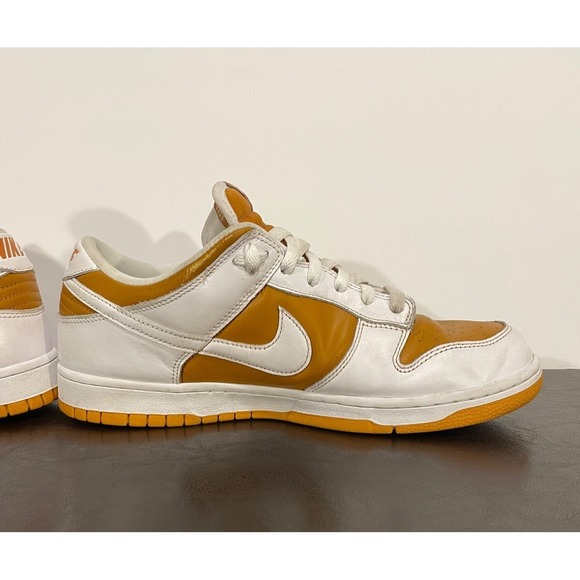 NIKE MENS SIZE 10.5 SHOES DUNK LOW REVERSE CURRY FQ6965-700 WHITE BURNT ORANGE main image 10